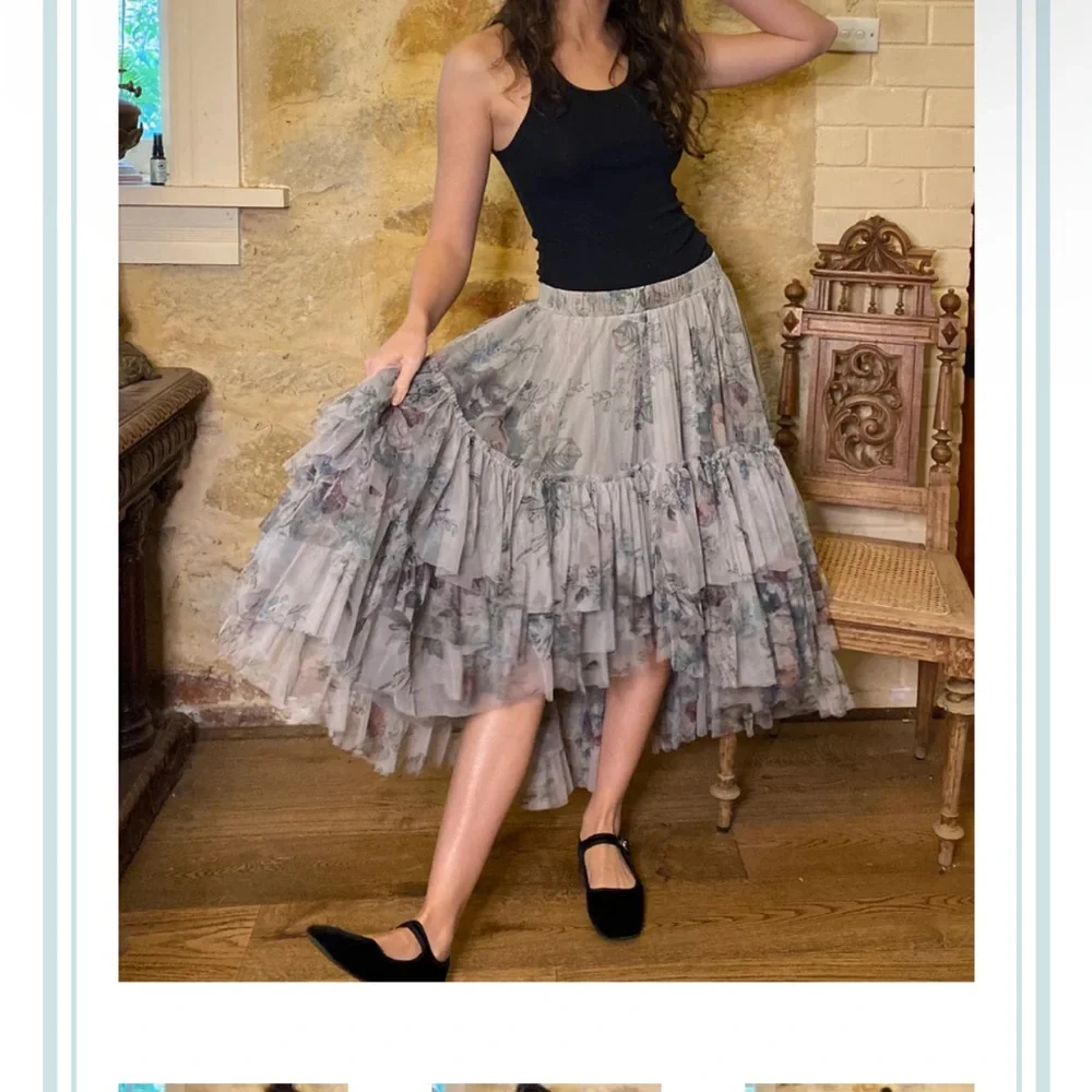 A fun flirty triple ballerina style skirt - Picture 3 of 7